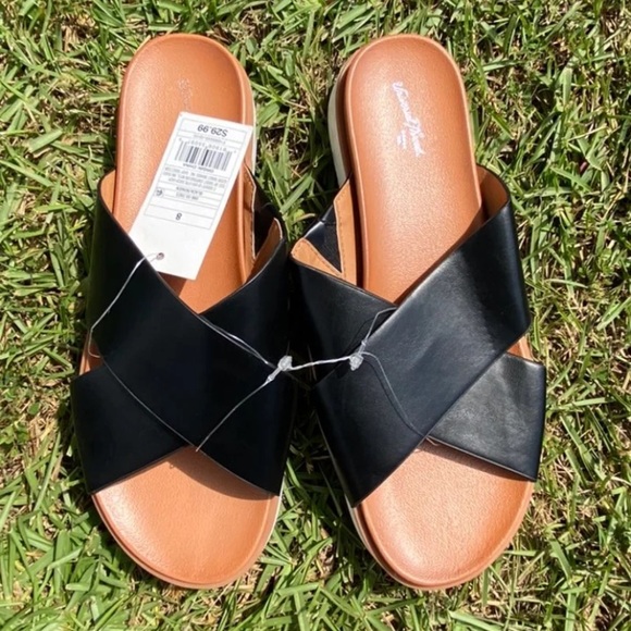 Women’s Universal Thread Sandals - Picture 3 of 9